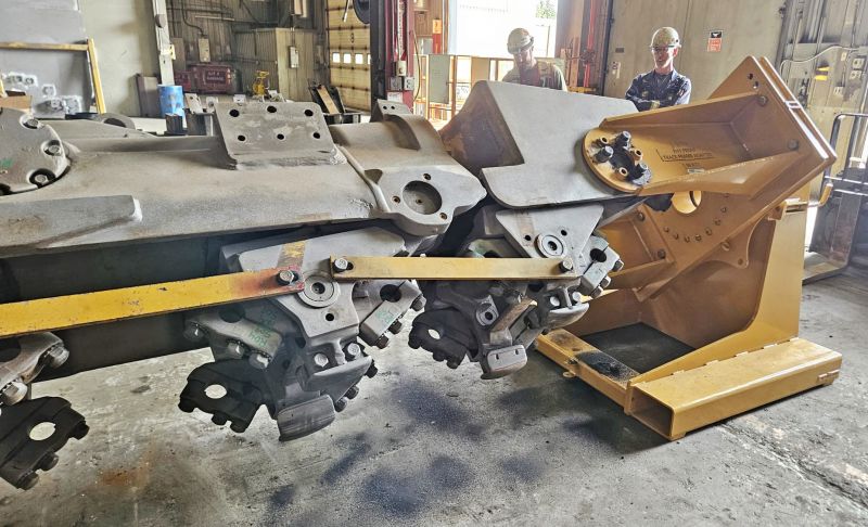 <p>Dozer TRACK FRAME Rotisserie</p>